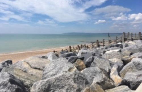 Pass the Keys Mistral Coastal Cabin - Dungeness sleeps 23 - Photo 11