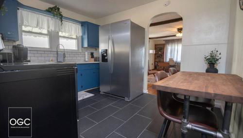 WV Bohemian Bungalow - Photo 4, stove, pet friendly