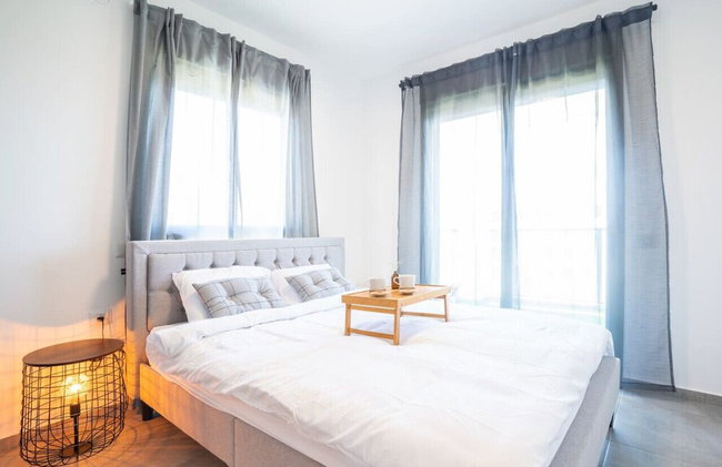 Vibrant Seaside Stay with Balcony by Sea N' Rent - Foto 4