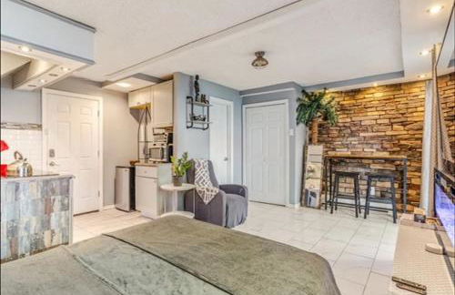 Private Studio Suite with Separate Entrance & Backyard, Quiet Brooklyn Stay - Photo 2