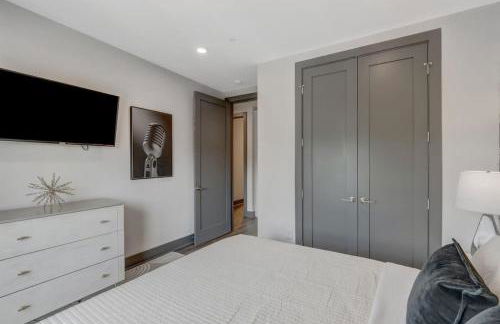 6 Min to Broadway - Gym Rooftop Sleeps 8 - Foto 29