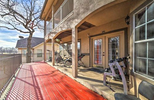 Upscale Home with Views and Game Room! - Foto 25