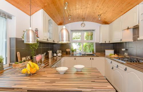 Number 1 Admiralty Cottages - Photo 6