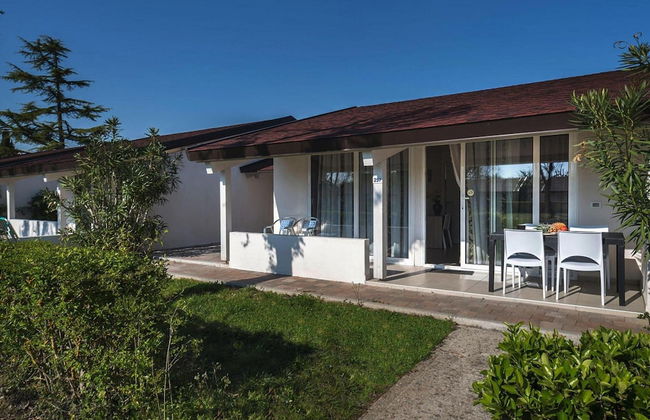 Bungalow in Caorle With Garden Furniture - Foto 21