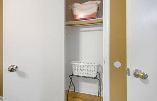 Next Stop! Comfort! 3 BR Near Amtrak Station! - Foto 24