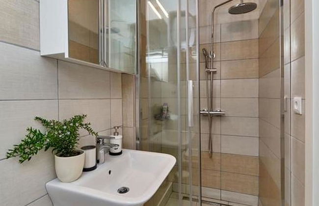 Elegant Stone House With Jacuzzi, Terrace, and Private Yard in Solta - Foto 10