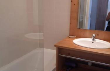 T2 Les orres 1800 pied des pistes avec piscine - Foto 13