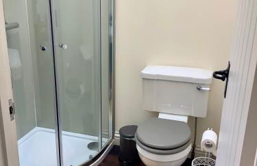 The Snug in Cheltenham, Leckhampton - A Cosy & Unique Space - Photo 12