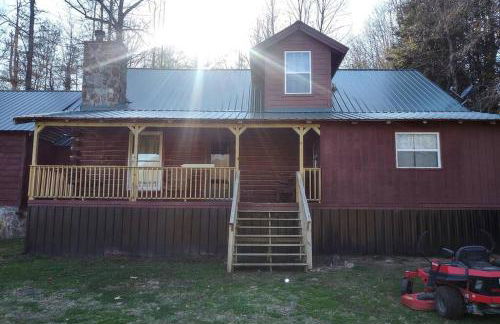 Hoot Nanny's Rustic Cabin on Mossy Creek - Foto 1