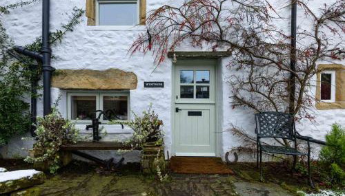 Westside Cottage, Newby Hamlet, Clapham, Yorkshire Dales National Park, Famous Three Peaks, Near The Lake District, Pets Are Welcome, Direct Parking in front of the Cottage & Guest Parking - Foto 3, Garden view, pet friendly, heating