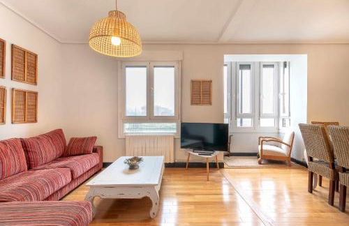 Apartamento KUIA con vistas frontales a la Ría de Bilbao cerca del metro - Foto 3