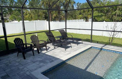 Gone Coastal! Large Heated pool home 30 min from beaches! - Foto 56
