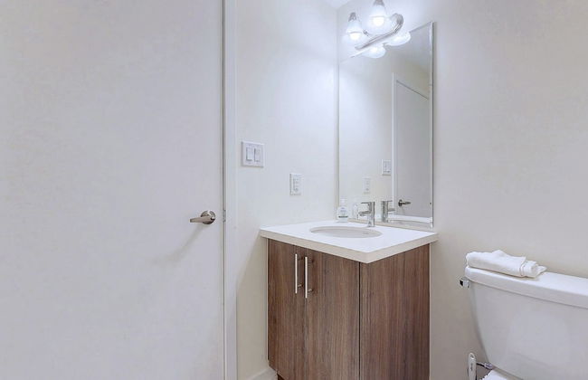 Modern 3-bedroom Oshawa Home - Photo 15