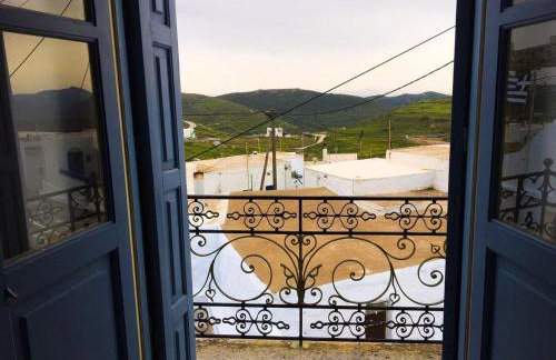 Thomas Traditional House in Chora - Photo 20