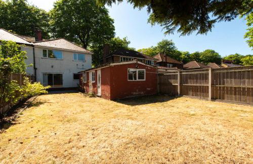 Large House for Groups with Huge Driveway - FREE PARKING - Photo 44