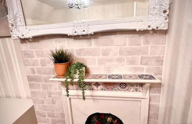 Bright 3 bedroom house with private garden near Edinburgh - Woodside home - Foto 11