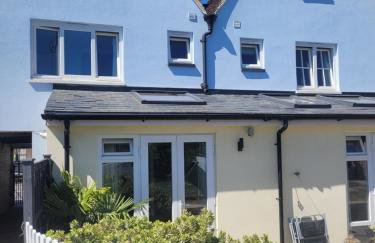 Milton House - Photo 2