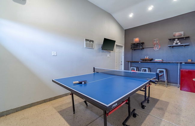 Sereno Ranch by Avantstay Sleeps 16! Outdoor Bar/kitchen, Pool, Fire Pit & Hot Tub! - Foto 40