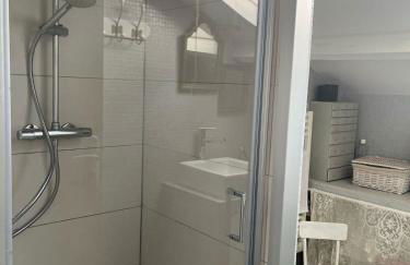 Unique Family House Steps from Port Miquel Beach - Foto 9