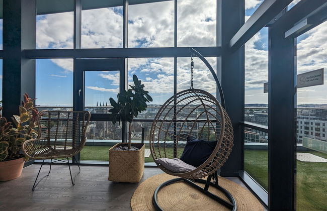 Aberdeen by Charles Hope - Foto 29