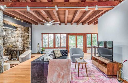 Stone Cabin on Valley View - Firepit & Hot Tub - Foto 1