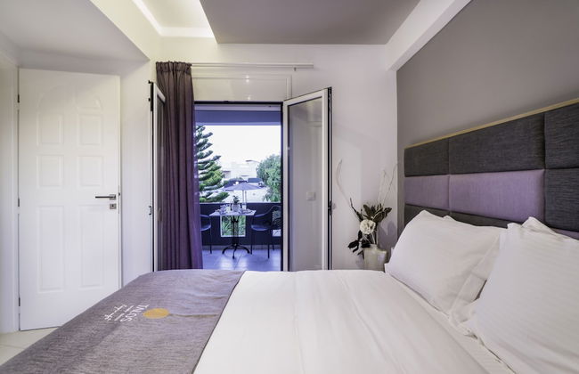 Talos Luxury Suites - Photo 6