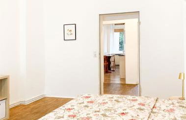 Sunny Renovated Ground-Floor Apartment in Neukölln - Foto 3