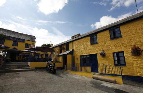 Rod and Line - Photo 1