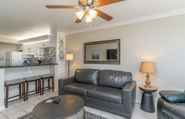 Walk to Beach From Beautiful one Bedroom Condo! - Foto 9