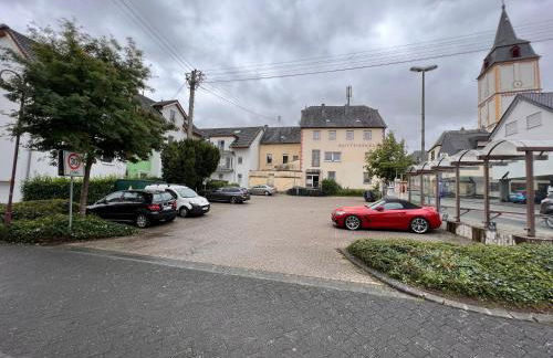 Groß, modern, vollausgestattet, gemütlich mit Küche und Parkplatz für Urlaub oder Business - Foto 33