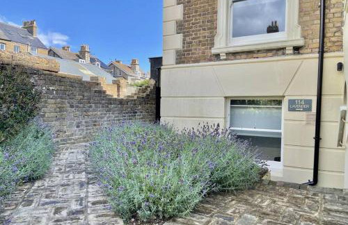 Lavender Apartment - Spacious apartment close to the beach - Foto 27