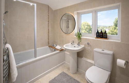 Sleeps 8 Four Bed Contractor Group House Corby Parking - Photo 12