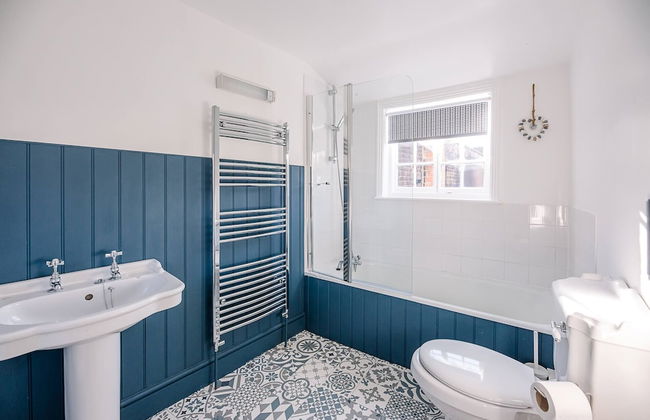 Bonheur, 16 Bartholomew Green, Southwold - Photo 24