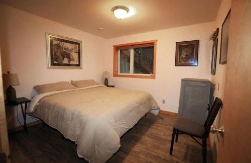 3 Bedroom Home with Amazing Views 11 mi from Denali - Photo 23