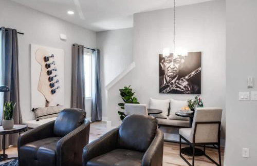 Near Honky Tonks - Rooftop Hot Tub - Skyline Views - Foto 13