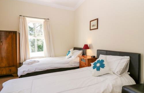 Courtyard Cottage - Photo 16