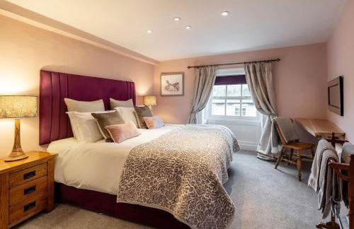 Royal View Apartments - Photo 1