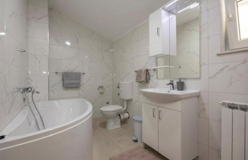 Four-Bedroom Holiday Home In Veliki Prolog - Foto 34