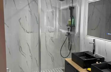 Superbe appartement carré Delfino Port de Nice - Foto 17