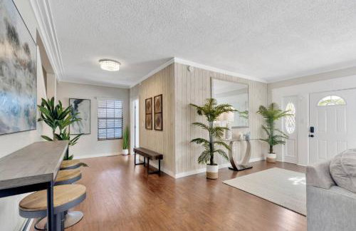 Huge 8BR wHTD Pool Ensuites Games Near Beach - Foto 46