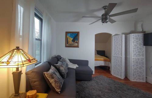 Historic w/deck, king bed & air by Lake Michigan - Foto 8