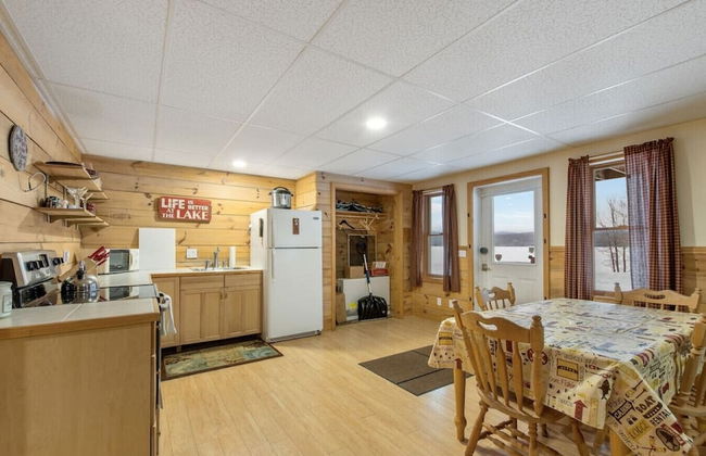 Awesome - Snowmobile Ice Fishing - Foto 1