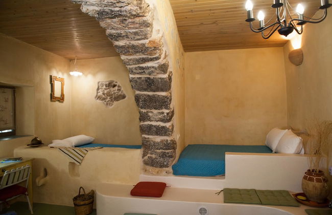 Sitanos Forgotten Neighborhood - Photo 2