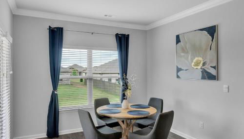 Charming 4BR Ranch-Style Home - Corner Lot home - Foto 3