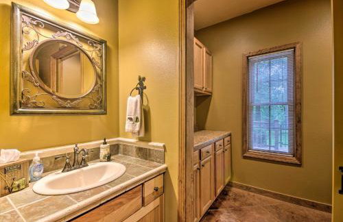 Spacious Family Home with Fire Pit by Norfork Lake! - Foto 18