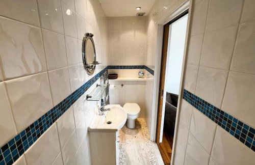 North Quay - Pet friendly Luxury Townhouse overlooking Bembridge Harbour - Photo 36