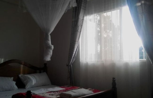 Georgia Hotel - Photo 6