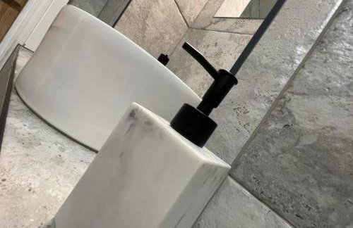 Muddy Paws Cottages - The Nook - Photo 42