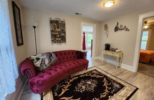 Promise Land Manor Historic home lake access, near parks and venues - Foto 29