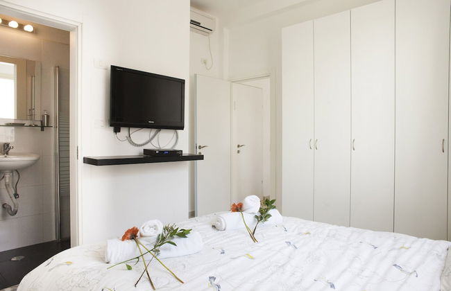 Kerem Hateiminim Apartments - Photo 18